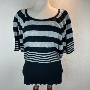 NWT JW STYLE Womens Black and Gray Stripped Top with Poncho Style Sleeves Size S